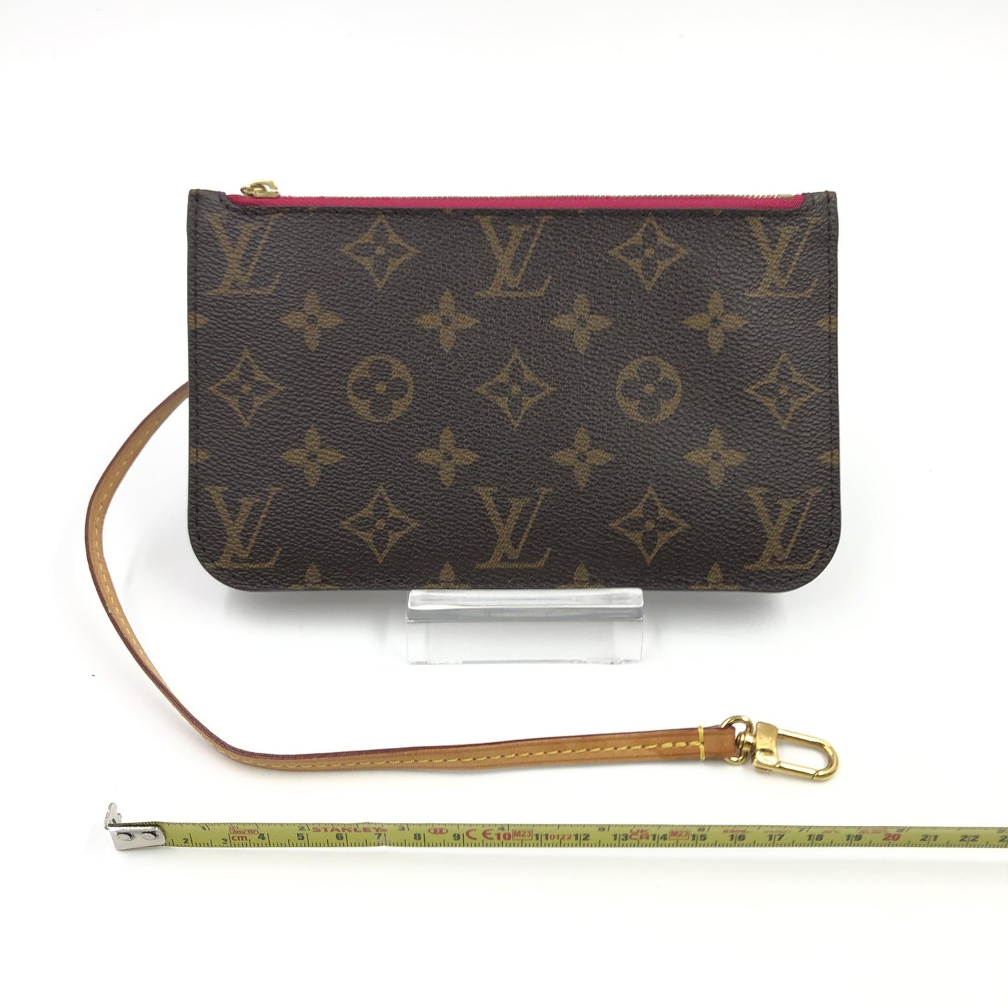 Louis Vuitton Pochette Neverfull Monogram