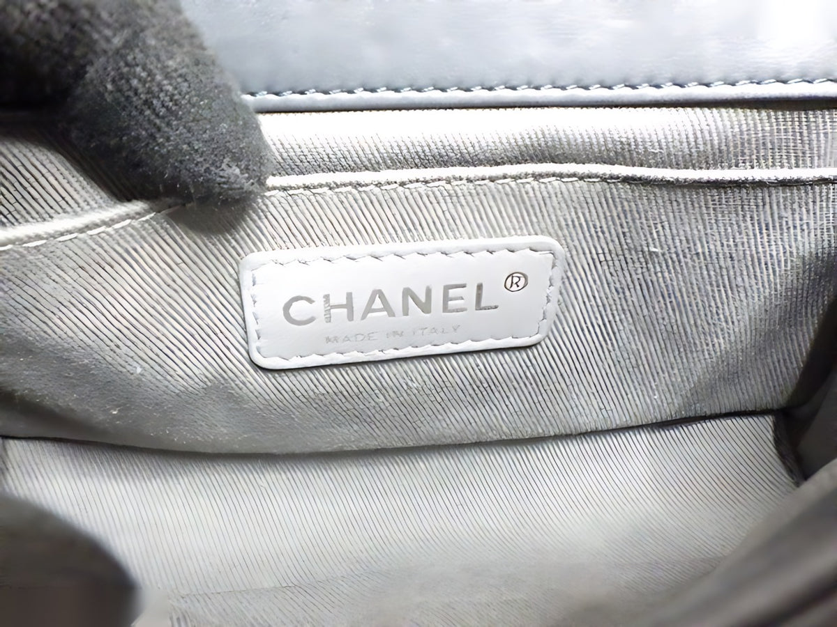 Chanel Boy velours vert sapin — détail 13