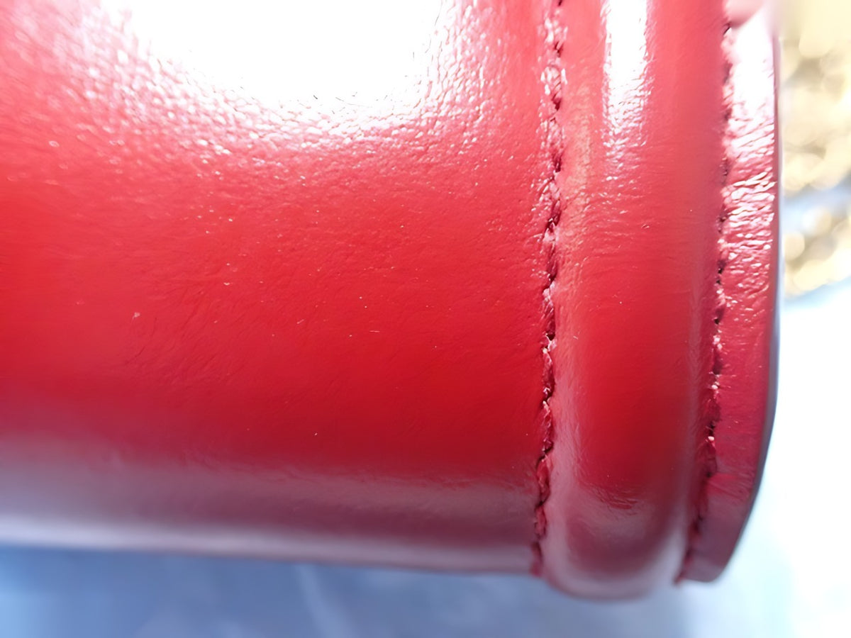 Dolce & Gabbana Devotion rouge — détail 2