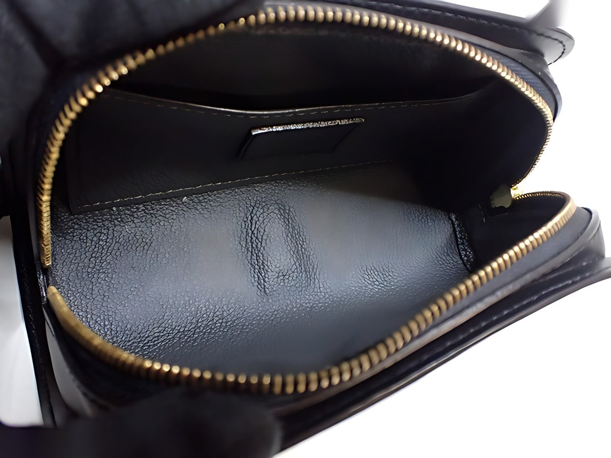 Louis Vuitton Trousse Dauphine PM noir — vue 10