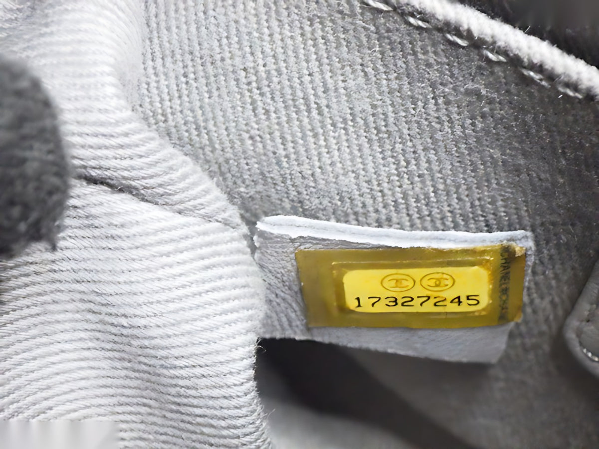 Chanel Boy velours vert sapin — détail 10