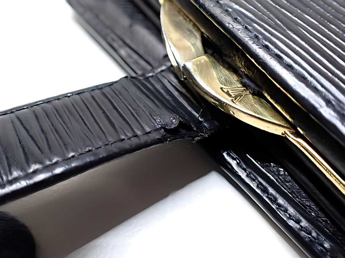 Louis Vuitton Portefeuille Viennois Cuir Épi Noir Fermoir Vintage 2000 – détail 04